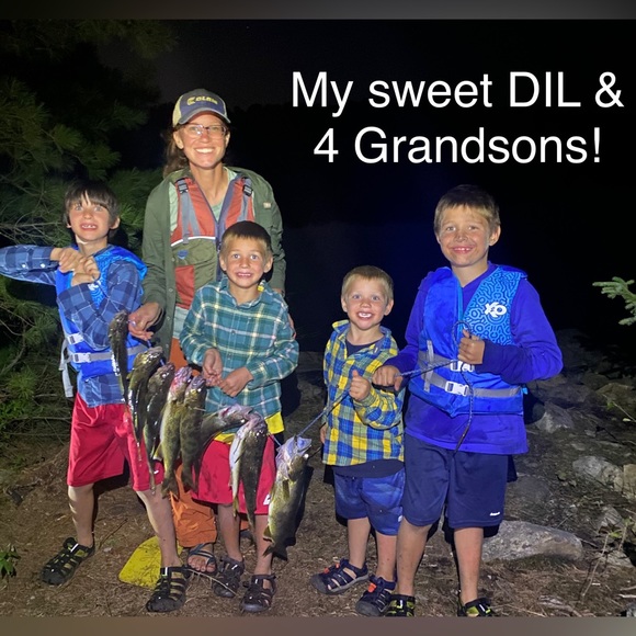 Meet your Posher, Next Show Coming soon! Cast your Vote! Melissa..& family❤️ - Picture 12 of 15